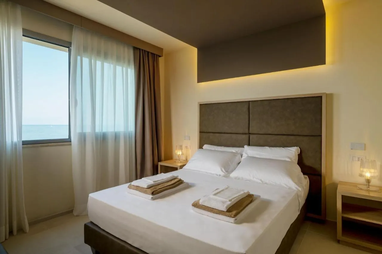 Palace Lido Hotel & Suites Marina di Cecina 4*,  Italy